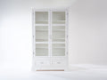 Vitrina de madera y vidrio 110x45x195 cm - Blanco transparente y dorado envejecido - 2 puertas acristaladas con 2 cajones