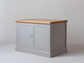 Aparador de madera 110 x 45 x 85 cm - Gris claro madera natural y dorado - 2 puertas y encimera de madera